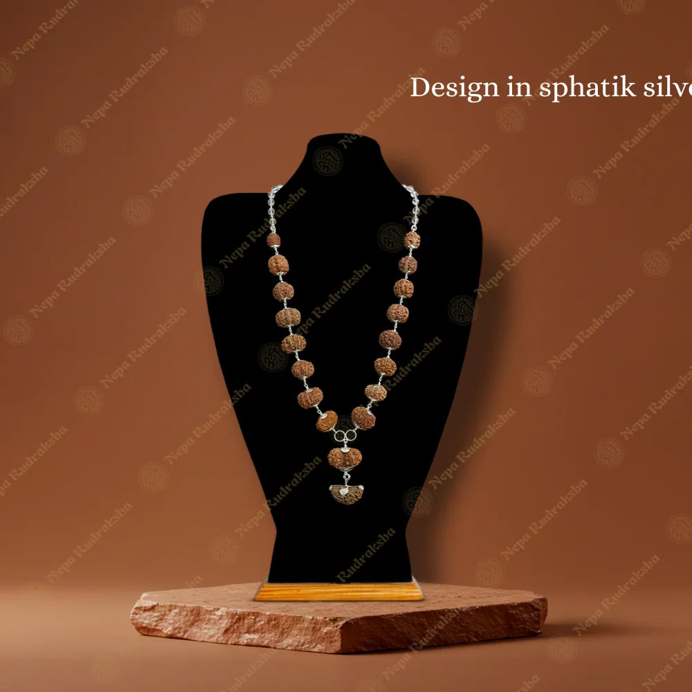 Regular / One Mukhi Moon Shape (India) / Sphatik with Silver